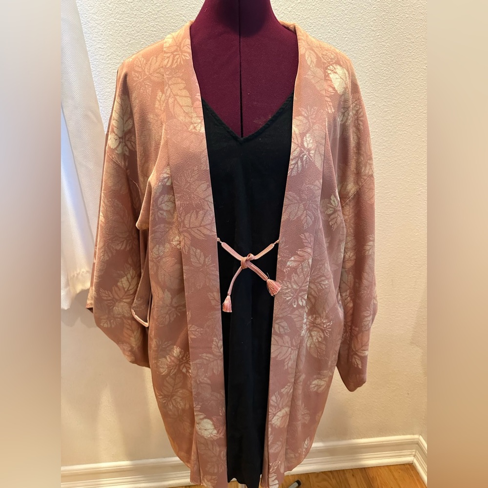 Floral Kimono Vintage Silk in Pink and Cream Leaf Pattern